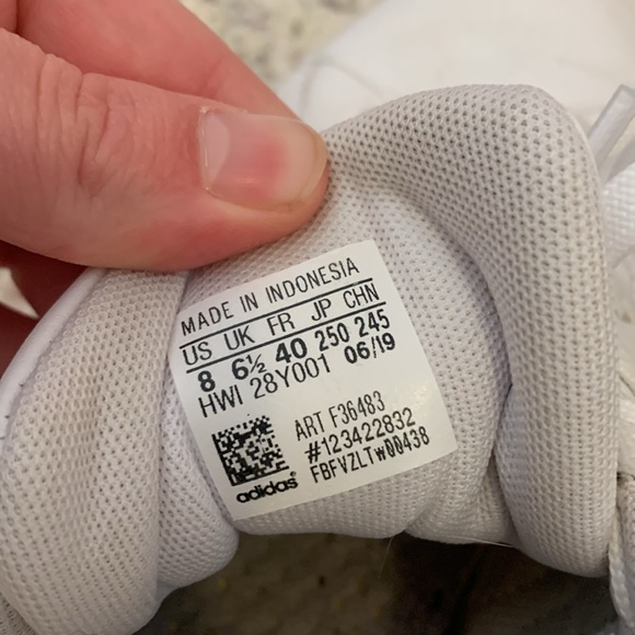 Classic Adidas - Picture 5 of 7